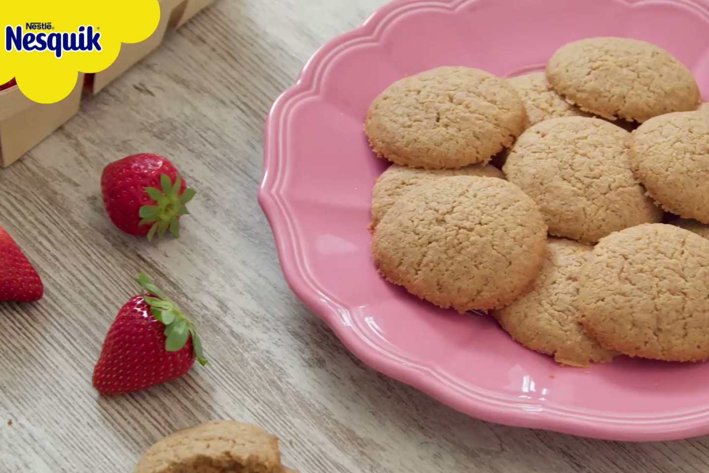 NESQUIK® Vanille-Kekse mit Erdbeergeschmack